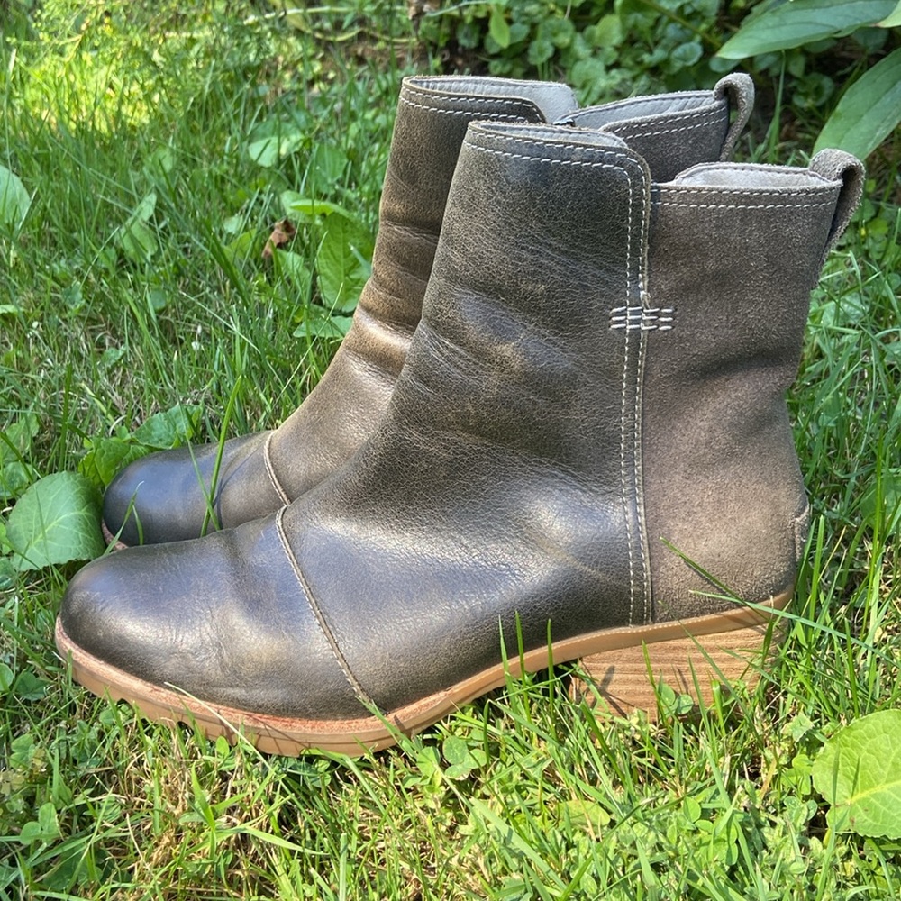 SOREL Cate Waterproof Leather & Suede Stacked Heel Boot Women’s Size 10 - Picture 14 of 14